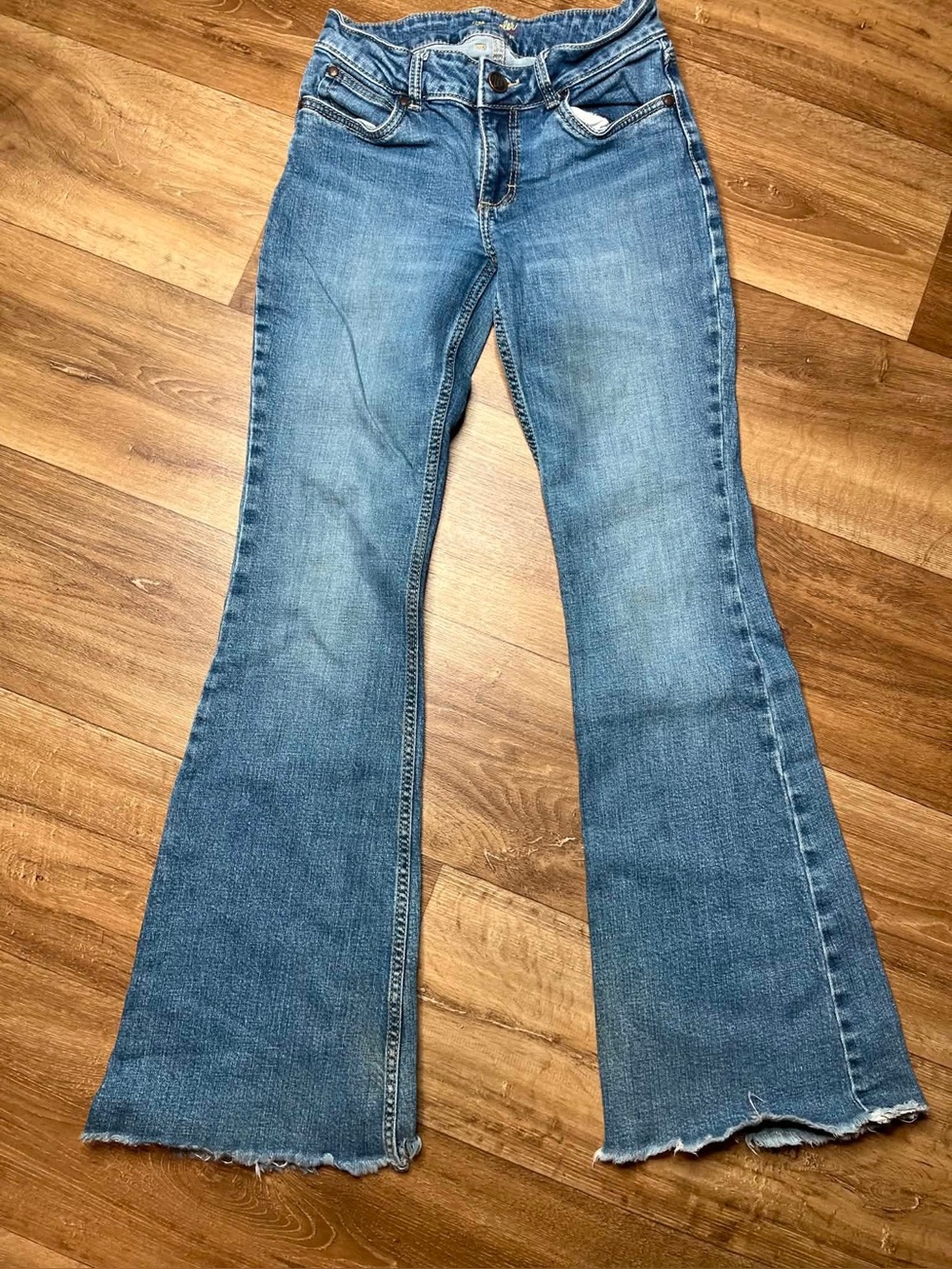 Wrangler Flare Leg Jeans Juniors 3/4x 34 Blue Medium Wash Low Rise Frayed Hem